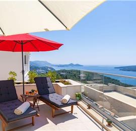 Luxury 4 Bedroom Villa with Infinity Pool, Sauna, Gym, Jacuzzi and Sea Views in Orašac, near Dubrovnik, Sleeps 8